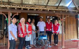 PMI Kabupaten Jepara Salurkan Bantuan Kursi Roda untuk Adiba Khanza Azzahra