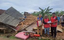PMI Kabupaten Jepara Salurkan Bantuan untuk Korban Rumah Roboh di Desa Kaliombo