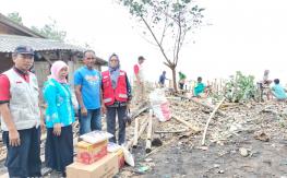 PMI Bantu Warga Terdampak Cuaca Extrim di Desa Jambu Kecamatan Mlonggo