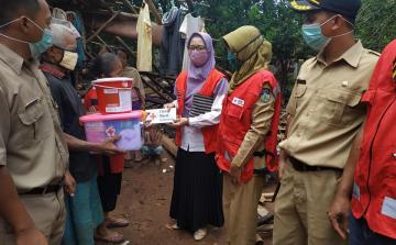 PMI Kabupaten Jepara Serahkan Bantuan Kepada Korban Terdampak Bencana