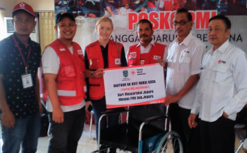 Bantuan Kursi Roda Untuk Korban Gempa di Lombok