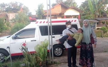 Pelayanan Ambulans PMI Kabupaten Jepara Antar Pasien Menuju RSUP Kariadi Semarang