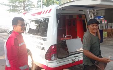 PMI Jepara Antar Pasien ke RS Karyadi Semarang, Gunakan Dana dari Bulan Dana PMI