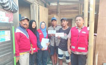 PMI Kabupaten Jepara Salurkan Bantuan untuk Korban Rumah Roboh di Kedung Malang