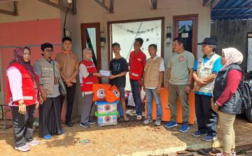 Kebakaran Hanguskan Rumah Warga di Desa Kancilan, PMI Jepara Terjun Langsung Berikan Bantuan