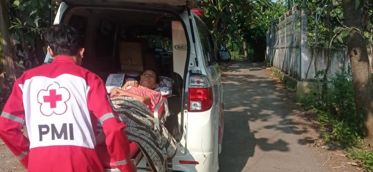 PMI Kabupaten Jepara Bantu Layanan Ambulans untuk Pasien Stroke dari Desa Bangsri