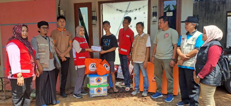 Kebakaran Hanguskan Rumah Warga di Desa Kancilan, PMI Jepara Terjun Langsung Berikan Bantuan