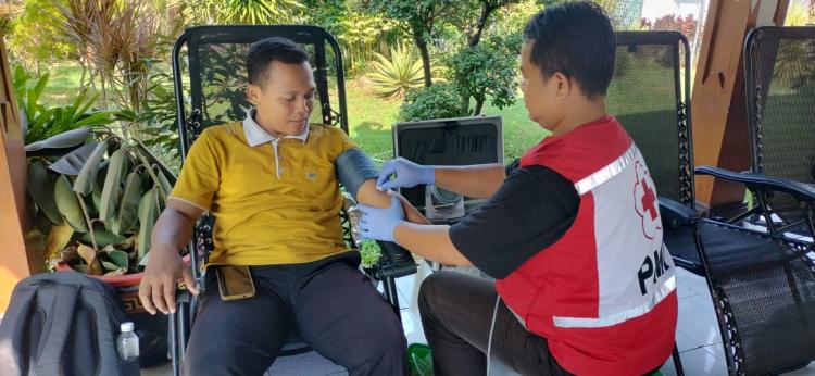 PMI Kabupaten Jepara Hadir Berikan Layanan Kemanusiaan di Peringatan Hardiknas 2025