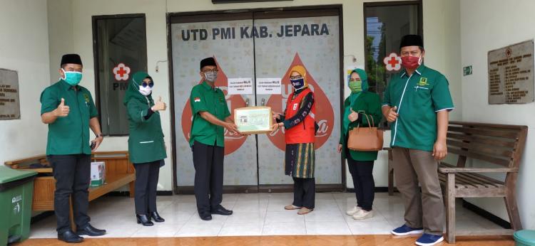 PMI Jepara Terima Donasi 300 Masker Dari DPC PPP Jepara